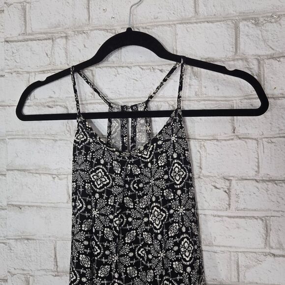 Mossimo Supply Co printed tank - Picture 3 of 11